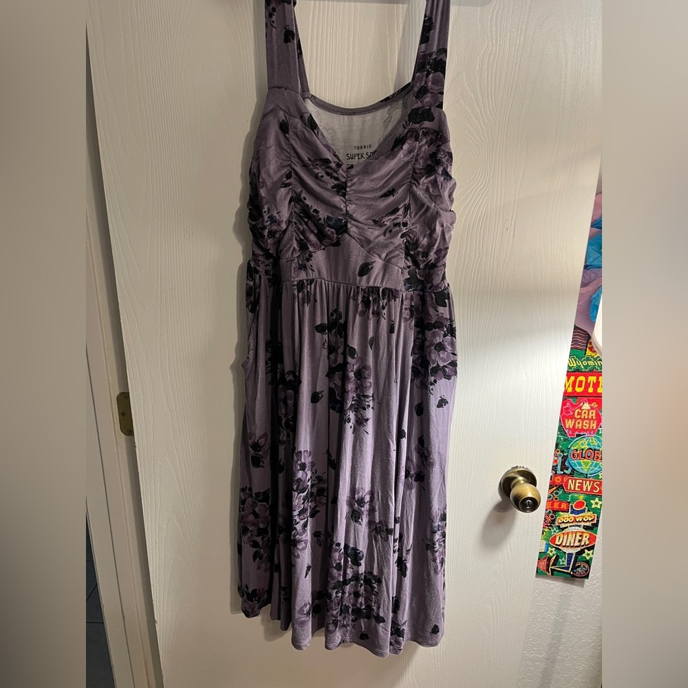 Torrid Lavender jersey knit floral dress, size 1 (14-16)